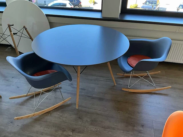 Kantinetafel met stoelen (5x) - afbeelding 9 van  13