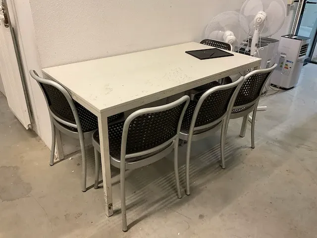 Kantinetafel met stoelen - afbeelding 1 van  2