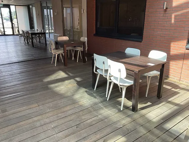 Kantinetafel met stoelen - afbeelding 1 van  7