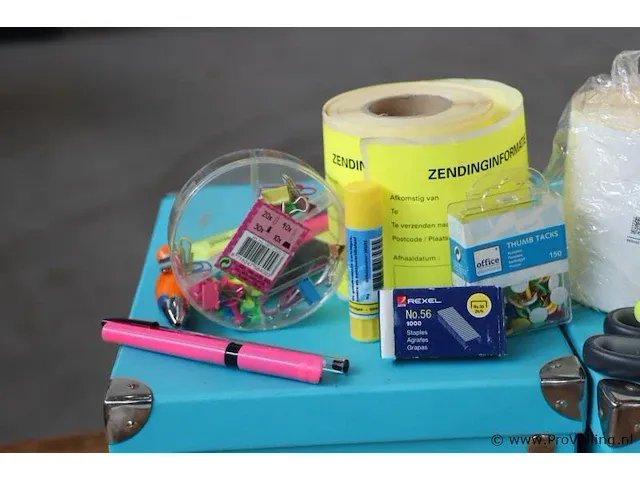 Kantoor artikelen - afbeelding 3 van  7