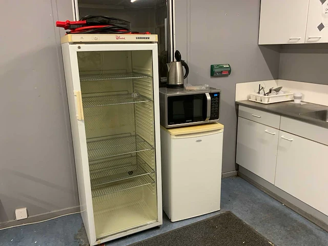 Kantoor meubilair en kantine inrichting - afbeelding 12 van  19