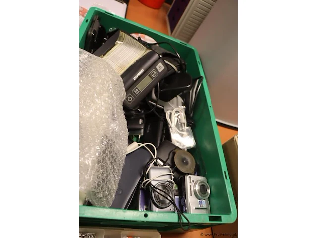 Kantoorartikelen o.a. pennen, archiveerbak, sleutelhangers, paperclips & covid-zelftesters - afbeelding 4 van  18
