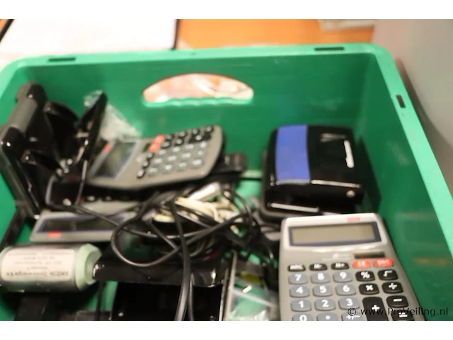 Kantoorartikelen o.a. pennen, archiveerbak, sleutelhangers, paperclips & covid-zelftesters - afbeelding 8 van  18