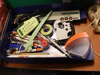 Kantoorartikelen o.a. pennen, archiveerbak, sleutelhangers, paperclips & covid-zelftesters - afbeelding 16 van  18