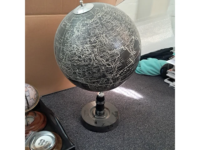 Kantoorinventaris & decoratieve items authentic models - afbeelding 8 van  15