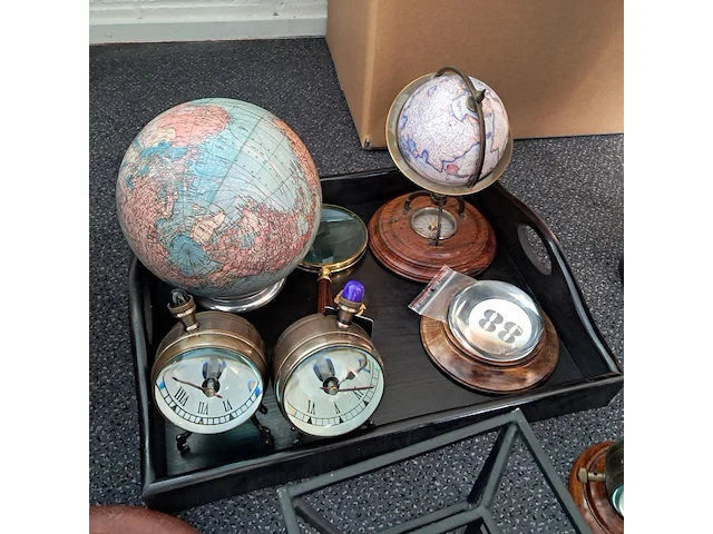 Kantoorinventaris & decoratieve items authentic models - afbeelding 9 van  15