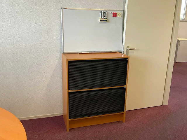 Kantoorinventaris - afbeelding 3 van  10