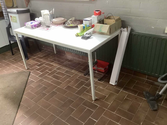 Kantoor/kantine-inventaris - afbeelding 3 van  5