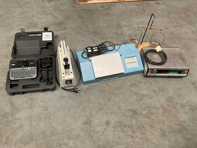 Kantoormachine (4x) - afbeelding 1 van  6