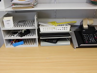 Kantoormaterialen w,o, telmachine, brievenbakjes, plakbandautomaat etc.