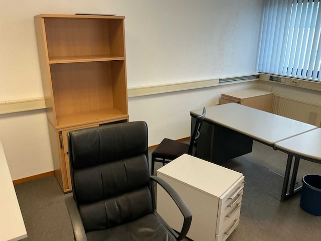 Kantoormeubilair divers (41x) - afbeelding 4 van  14