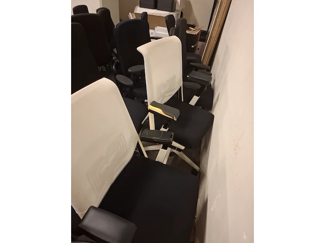 Kantoormeubilair en kantoorartikelen - afbeelding 10 van  55