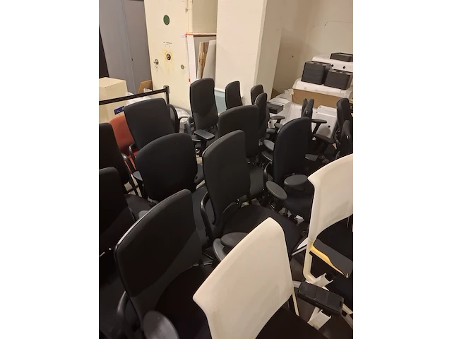 Kantoormeubilair en kantoorartikelen - afbeelding 11 van  55