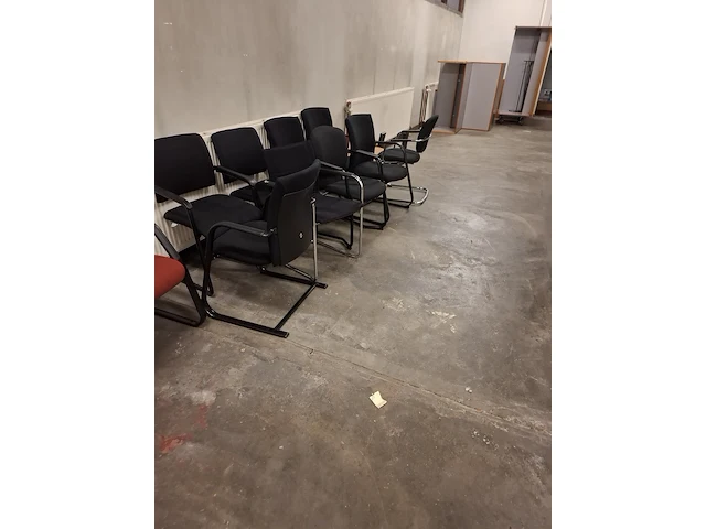 Kantoormeubilair en kantoorartikelen - afbeelding 31 van  55