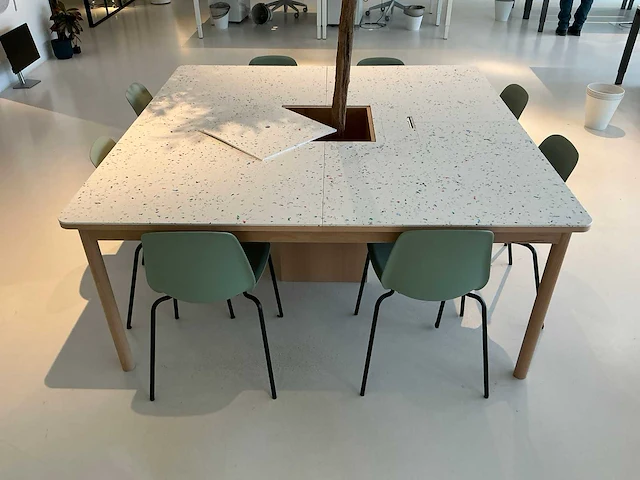 Kantoortafel met stoelen - afbeelding 2 van  7