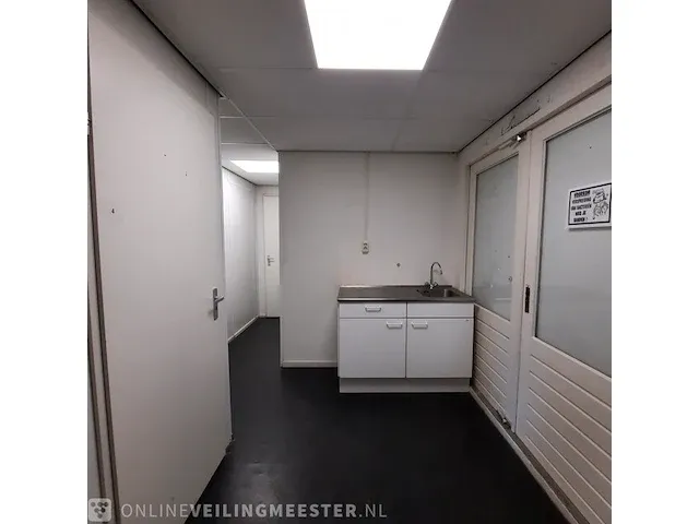 Kantoorunit, geschakeld 6 delig, totale oppervlakte ca. 189m2, afmeting ca. 10.5x18 meter - afbeelding 36 van  54