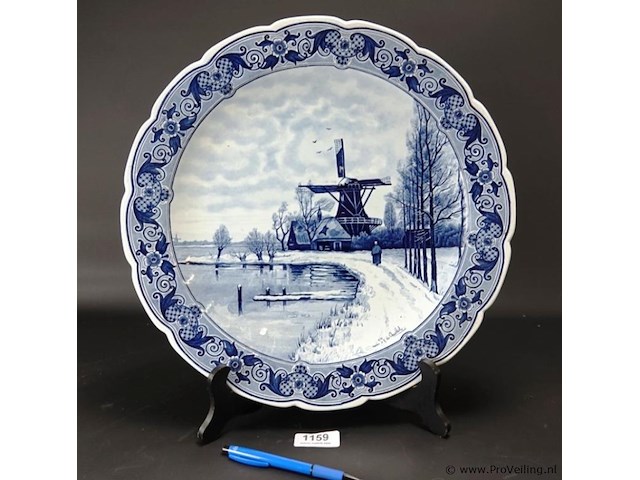 Kapitale porseleinen schotel - afbeelding 1 van  5