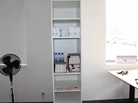 Kappersproducten w.o. verven, foamcleanser, brushapplicators en kunstwimpers - afbeelding 1 van  2