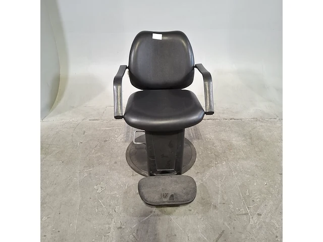 Kappersstoel, salon ambience - afbeelding 1 van  8