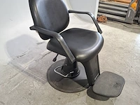 Kappersstoel, salon ambience - afbeelding 2 van  8