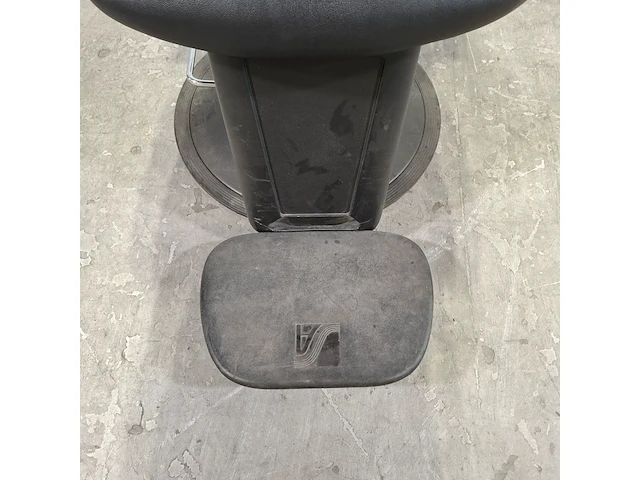 Kappersstoel, salon ambience - afbeelding 4 van  8