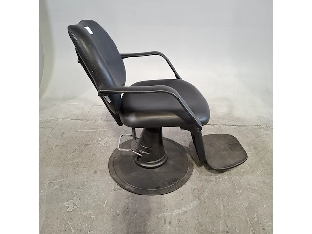 Kappersstoel, salon ambience - afbeelding 6 van  8