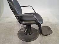 Kappersstoel, salon ambience - afbeelding 6 van  8