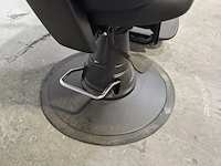 Kappersstoel, salon ambience - afbeelding 7 van  8