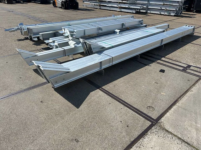 Kapschuur - staalconstructie 10 x 25 meter (250m2) - afbeelding 1 van  14