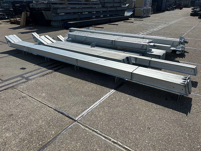 Kapschuur - staalconstructie 10 x 25 meter (250m2) - afbeelding 9 van  14