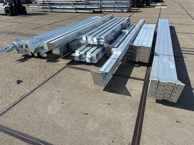 Kapschuur - staalconstructie 10 x 25 meter (250m2) - afbeelding 10 van  14
