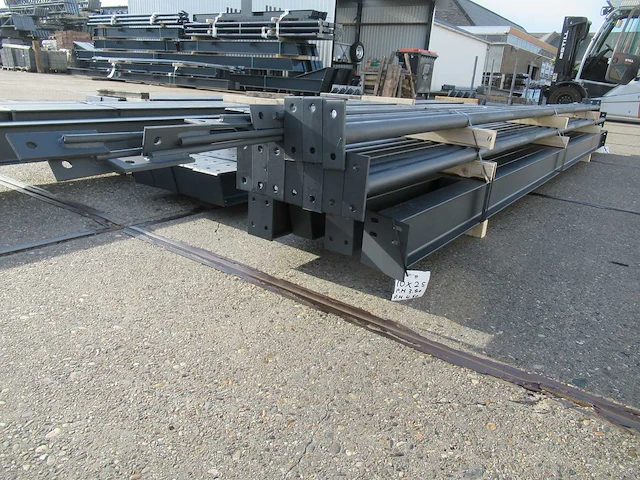 Kapschuur - staalconstructie 10 x 25 meter (250m2) - afbeelding 4 van  16