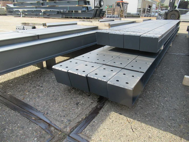 Kapschuur - staalconstructie 10 x 25 meter (250m2) - afbeelding 5 van  16