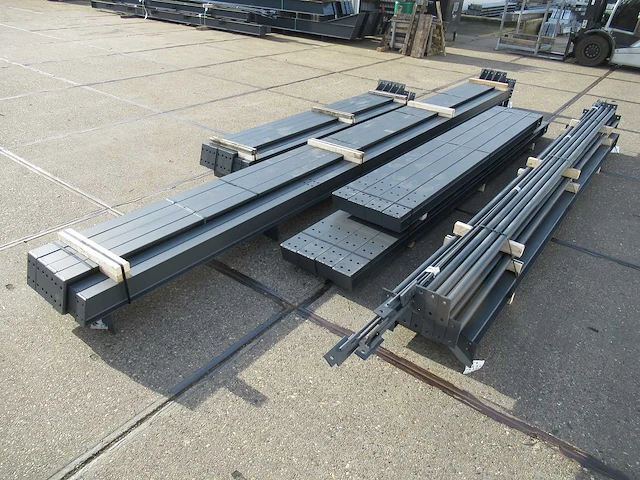 Kapschuur - staalconstructie 10 x 25 meter (250m2) - afbeelding 6 van  16
