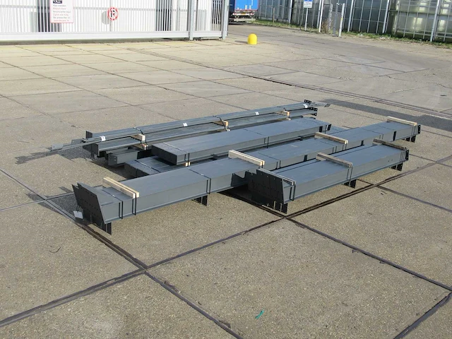 Kapschuur - staalconstructie 10 x 25 meter (250m2) - afbeelding 7 van  16