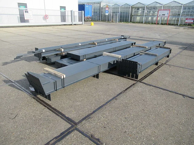 Kapschuur - staalconstructie 10 x 25 meter (250m2) - afbeelding 1 van  16