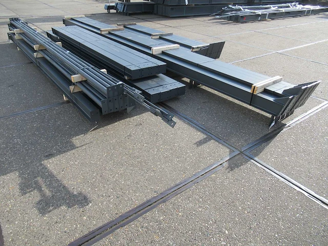 Kapschuur - staalconstructie 10 x 25 meter (250m2) - afbeelding 11 van  16