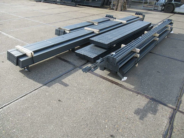 Kapschuur - staalconstructie 10 x 25 meter (250m2) - afbeelding 12 van  16