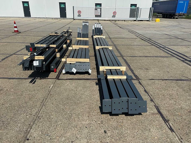 Kapschuur - staalconstructie 10.50 x 20.00 meter (210m2) - afbeelding 2 van  11