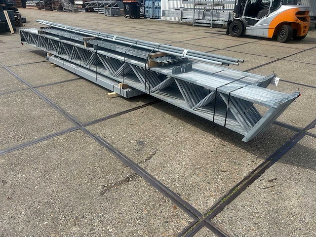 Kapschuur - staalconstructie 12.80 x 24.00 meter (307m2) - afbeelding 4 van  9