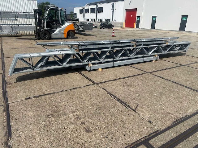 Kapschuur - staalconstructie 12.80 x 24.00 meter (307m2) - afbeelding 5 van  9