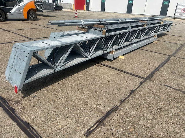 Kapschuur - staalconstructie 12.80 x 24.00 meter (307m2) - afbeelding 6 van  9