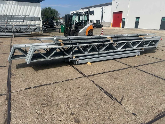 Kapschuur - staalconstructie 12.80 x 28.00 meter (358m2) - afbeelding 4 van  11
