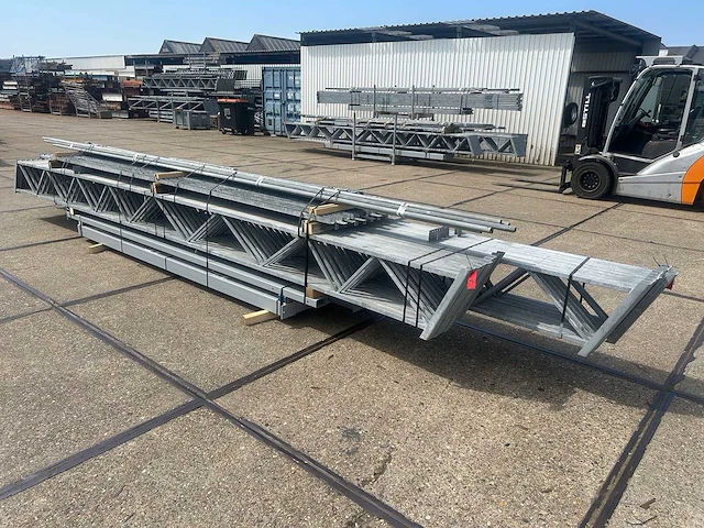 Kapschuur - staalconstructie 12.80 x 28.00 meter (358m2) - afbeelding 10 van  11