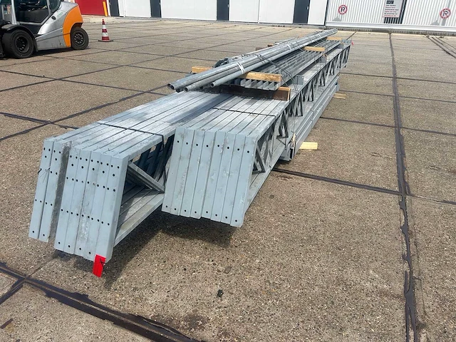Kapschuur - staalconstructie 12.80 x 28.00 meter (358m2) - afbeelding 11 van  11