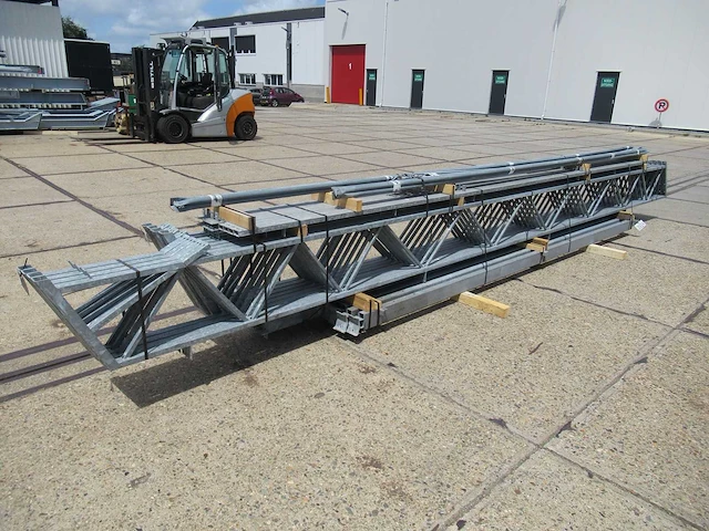 Kapschuur - staalconstructie 12.95 x 12.00 meter (155m2) - afbeelding 1 van  9
