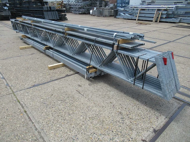 Kapschuur - staalconstructie 12.95 x 12.00 meter (155m2) - afbeelding 4 van  9