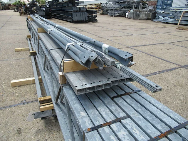 Kapschuur - staalconstructie 12.95 x 12.00 meter (155m2) - afbeelding 6 van  9