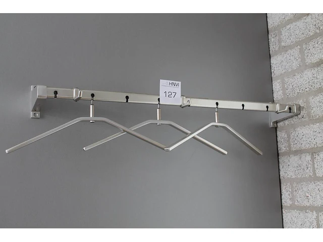 Kapstok met negen posities, drie kledinghangers en lengte 89 cm. - afbeelding 1 van  1