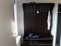 Kapstokmeubel incl. 16 haken, met schoenenplanken. afmeting 126 x 37 x 194 cm.